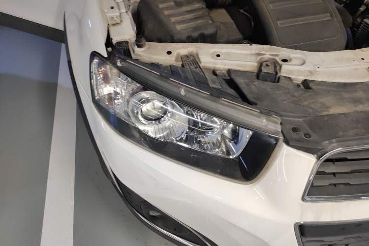 Used Chevrolet Captiva 2015 2.4L 4x4 Flagship Edition 7-Seater Right Front Headlight