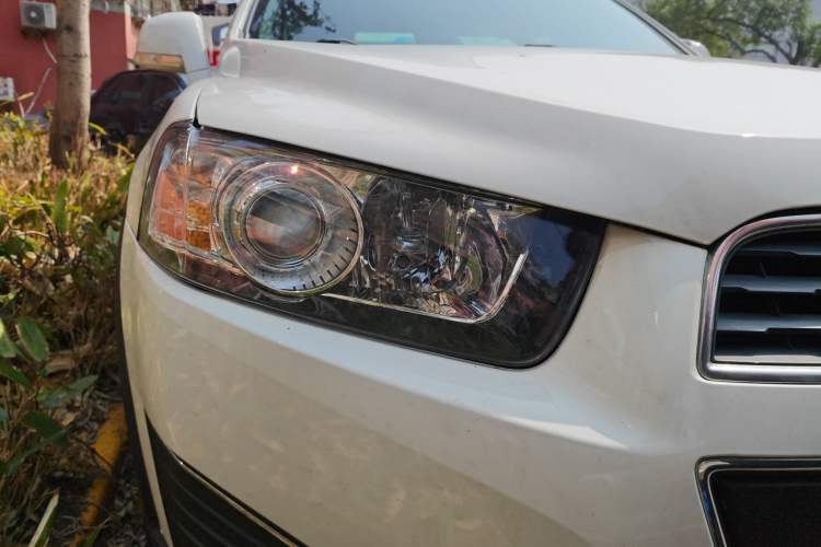 Used Chevrolet Captiva 2015 2.4L Two-Wheel Drive Urban Version 5 Seats Right Front Headlight