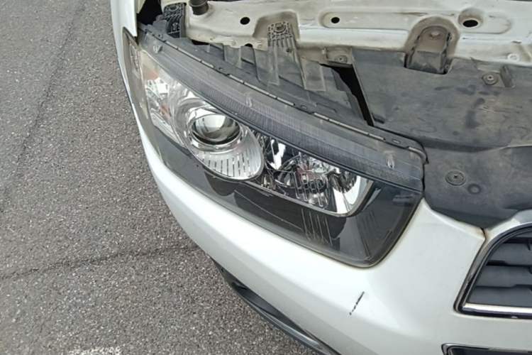 Used Chevrolet Captiva 2015 2.4L Two-Wheel Drive Urban Version 7 Seats Right Front Headlight