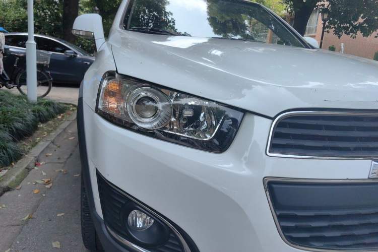 Used Chevrolet Captiva 2015 2.4L 4x4 Flagship Edition 7-Seater Right Front Headlight
