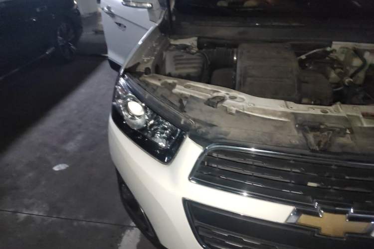 Used Chevrolet Captiva 2015 2.4L 4x4 Flagship Edition 7-Seater Right Front Headlight