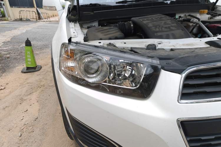 Used Chevrolet Captiva 2015 2.4L Two-Wheel Drive Urban Version 5 Seats Right Front Headlight