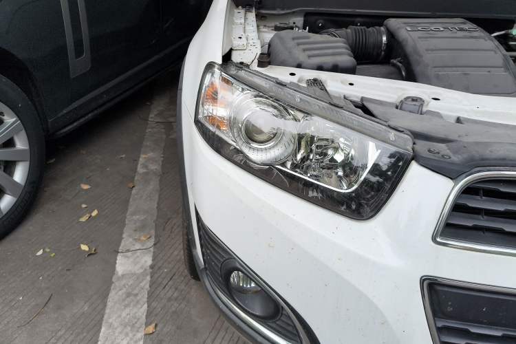 Used Chevrolet Captiva 2015 2.4L 4x4 Flagship Edition 7-Seater Right Front Headlight