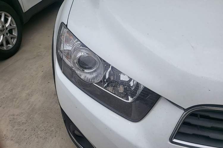 Used Chevrolet Captiva 2015 2.4L 4x4 Flagship Edition 7-Seater Right Front Headlight