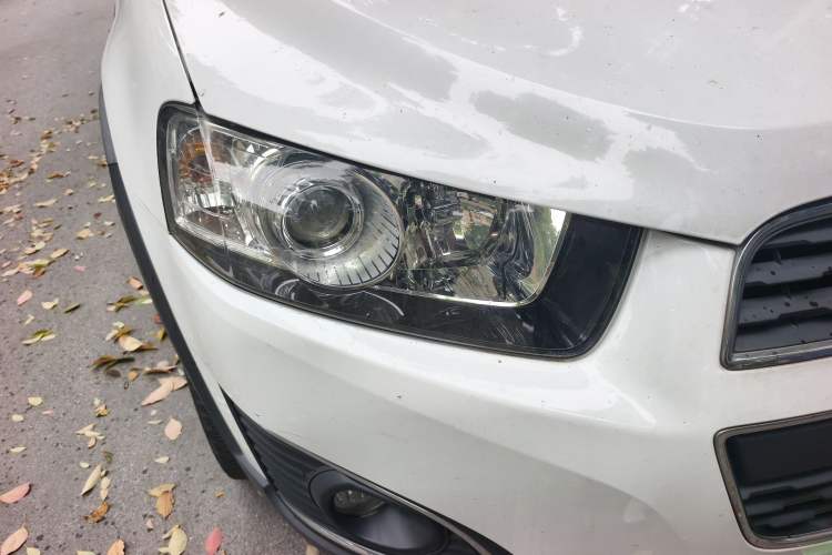 Used Chevrolet Captiva 2015 2.4L 4x4 Flagship Edition 7-Seater Right Front Headlight