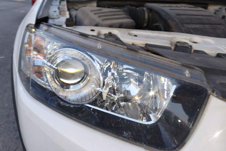 Used Chevrolet Captiva 2015 2.4L 4x4 Flagship Edition 7-Seater Right Front Headlight