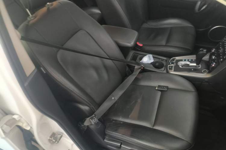 Used Chevrolet Captiva 2015 2.4L 4x4 Flagship Edition 7-Seater Right Front Seat