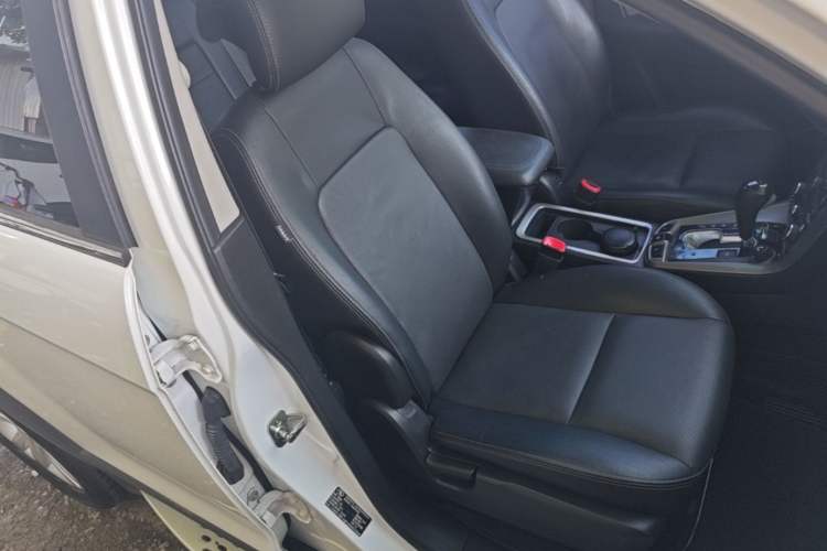 Used Chevrolet Captiva 2015 2.4L 4x4 Flagship Edition 7-Seater Right Front Seat