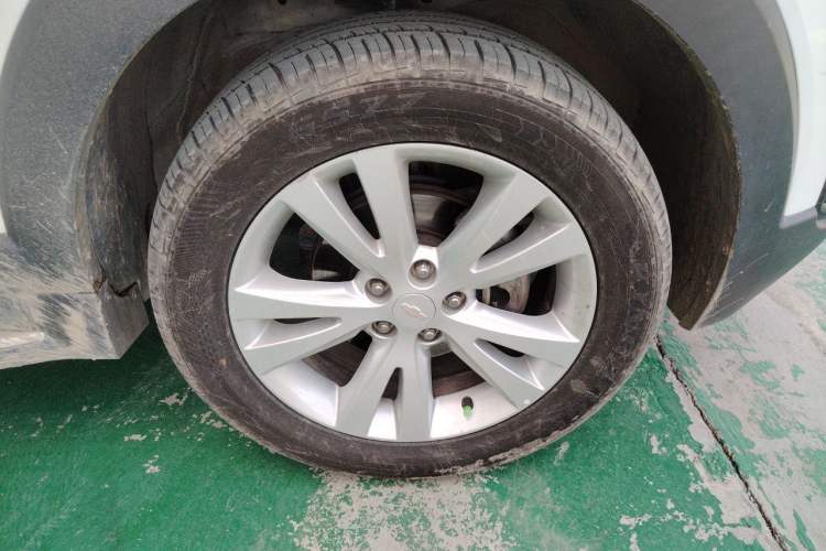 Used Chevrolet Captiva 2015 2.4L 4x4 Flagship Edition 7-Seater Right Front Wheel Hub