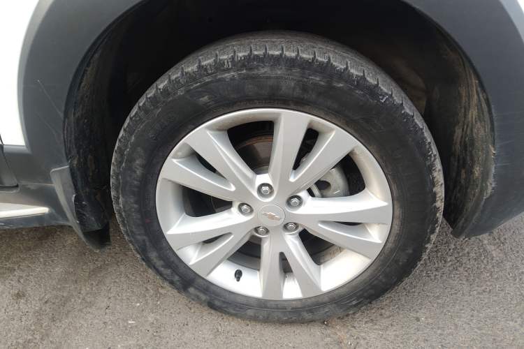 Used Chevrolet Captiva 2015 2.4L 4x4 Flagship Edition 7-Seater Right Front Wheel Hub