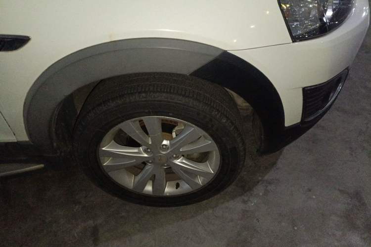 Used Chevrolet Captiva 2015 2.4L 4x4 Flagship Edition 7-Seater Right Front Wheel Hub