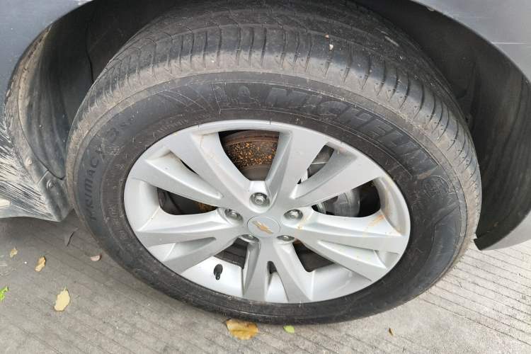 Used Chevrolet Captiva 2015 2.4L 4x4 Flagship Edition 7-Seater Right Front Wheel Hub