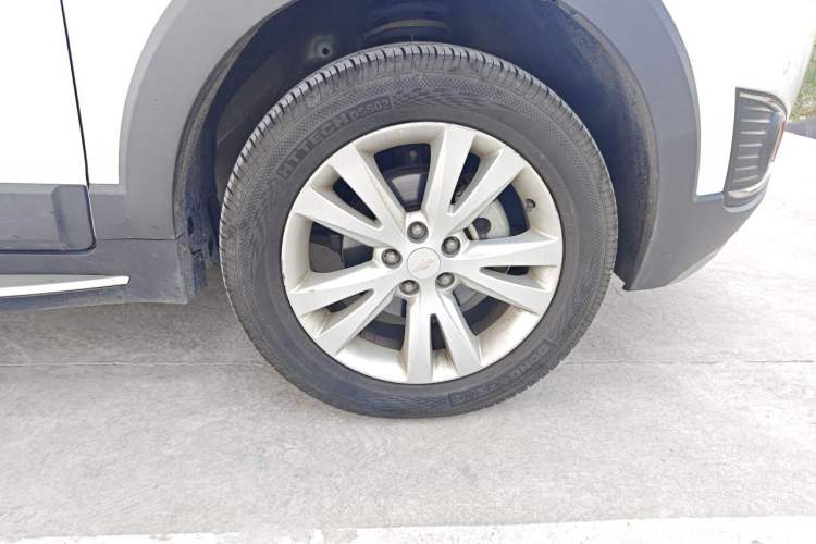 Used Chevrolet Captiva 2015 2.4L 4x4 Flagship Edition 7-Seater Right Front Wheel Hub