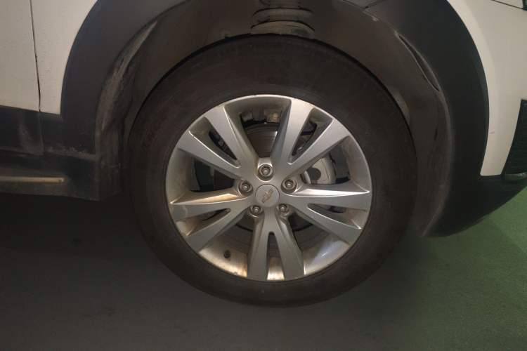 Used Chevrolet Captiva 2015 2.4L 4x4 Flagship Edition 7-Seater Right Front Wheel Hub