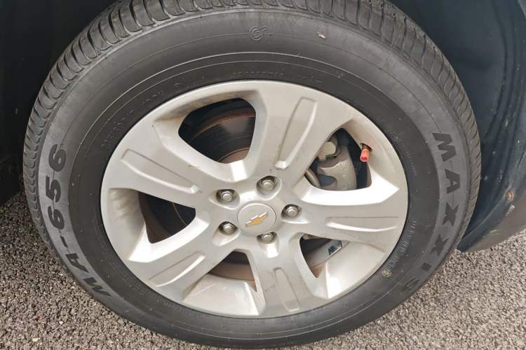 Used Chevrolet Captiva 2015 2.4L Two-Wheel Drive Urban Version 5 Seats Right Front Wheel Hub