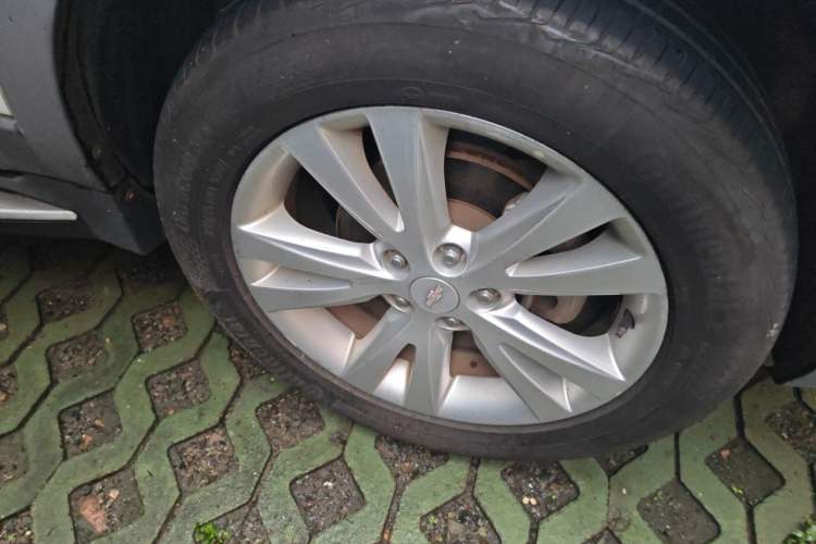 Used Chevrolet Captiva 2015 2.4L 4x4 Flagship Edition 7-Seater Right Front Wheel Hub