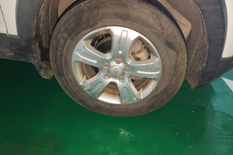Used Chevrolet Captiva 2015 2.4L Two-Wheel Drive Urban Version 5 Seats Right Front Wheel Hub
