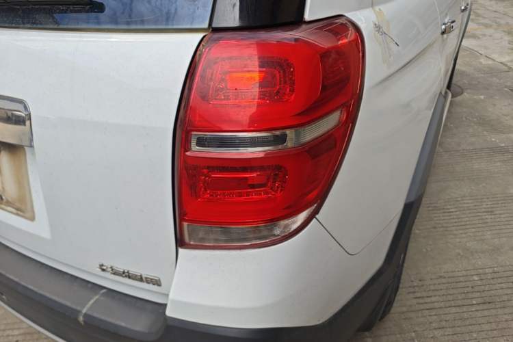 Used Chevrolet Captiva 2015 2.4L Two-Wheel Drive Urban Version 7 Seats Right Rear Taillight