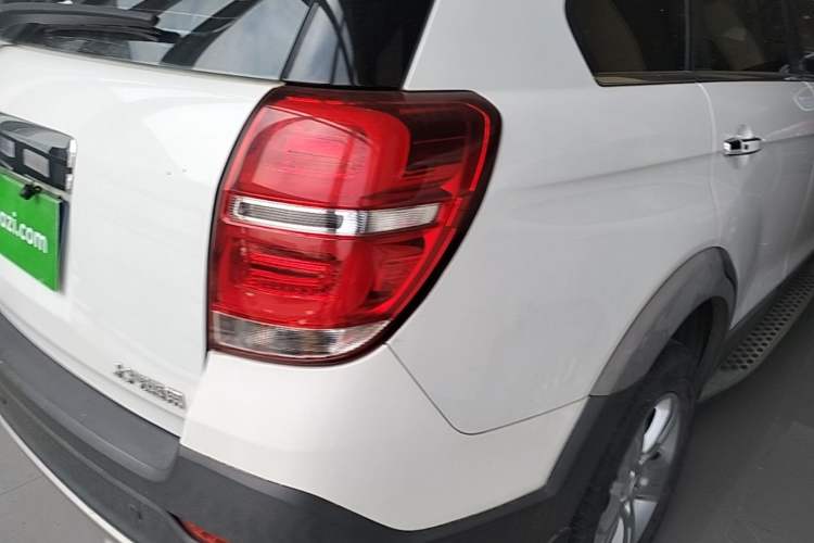 Used Chevrolet Captiva 2015 2.4L Two-Wheel Drive Urban Version 7 Seats Right Rear Taillight