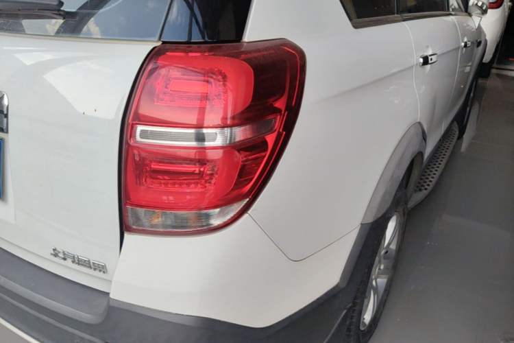 Used Chevrolet Captiva 2015 2.4L Two-Wheel Drive Urban Version 7 Seats Right Rear Taillight