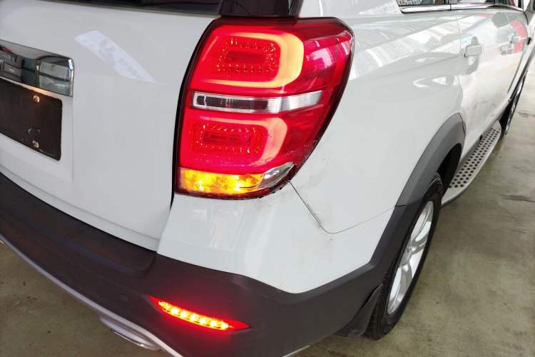 Used Chevrolet Captiva 2015 2.4L Two-Wheel Drive Urban Version 5 Seats Right Rear Taillight