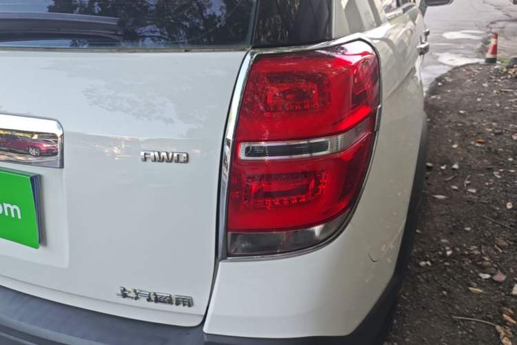 Used Chevrolet Captiva 2015 2.4L 4x4 Flagship Edition 7-Seater Right Rear Taillight