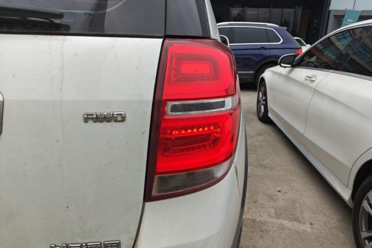 Used Chevrolet Captiva 2015 2.4L 4x4 Flagship Edition 7-Seater Right Rear Taillight