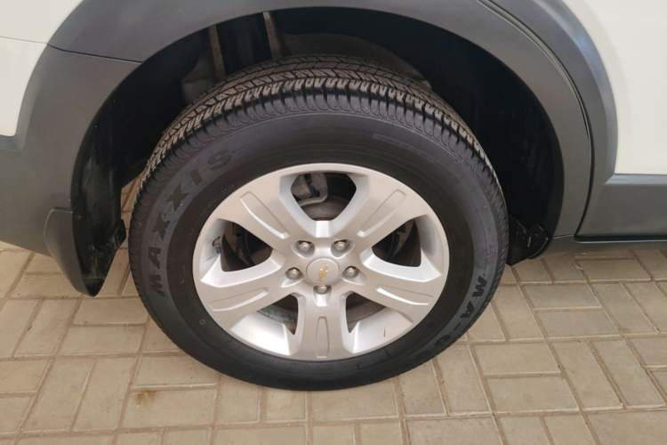 Used Chevrolet Captiva 2015 2.4L Two-Wheel Drive Urban Version 7 Seats Right Rear Wheel Hub