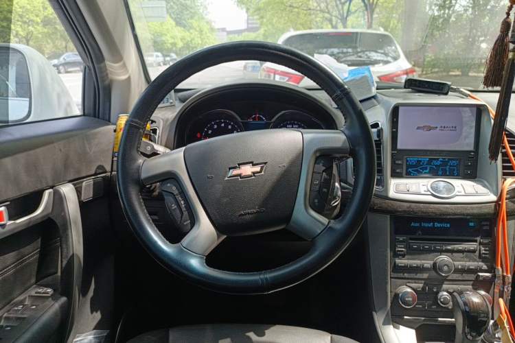 Used Chevrolet Captiva 2015 2.4L 4x4 Flagship Edition 7-Seater Steering Wheel