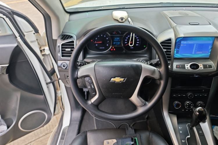 Used Chevrolet Captiva 2015 2.4L Two-Wheel Drive Urban Version 7 Seats Steering Wheel