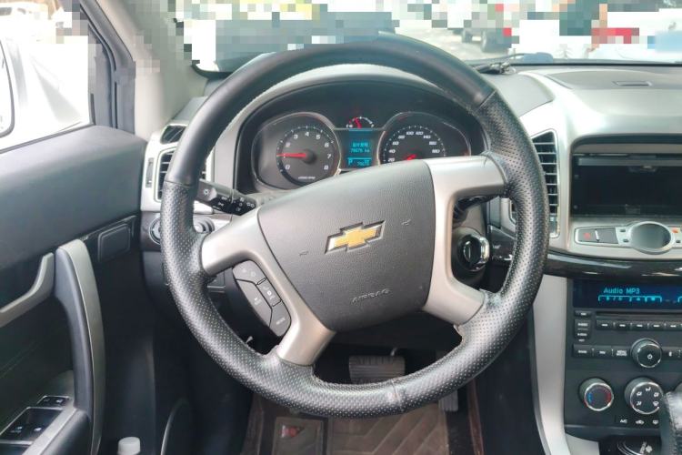 Used Chevrolet Captiva 2015 2.4L Two-Wheel Drive Urban Version 7 Seats Steering Wheel