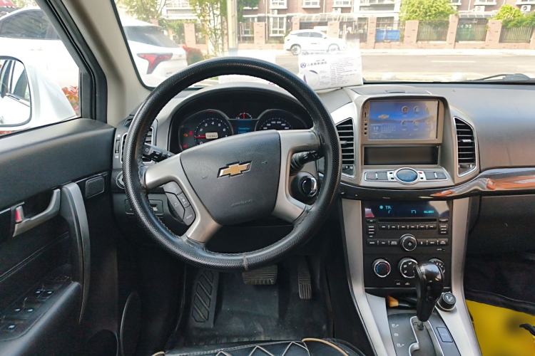 Used Chevrolet Captiva 2015 2.4L Two-Wheel Drive Urban Version 7 Seats Steering Wheel
