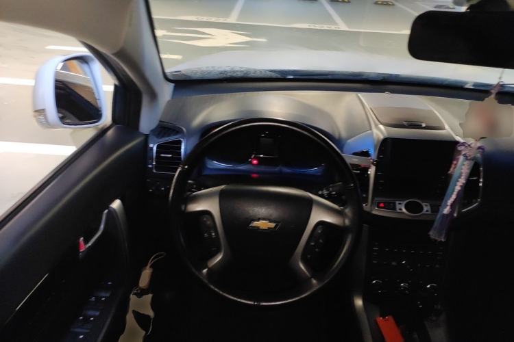 Used Chevrolet Captiva 2015 2.4L 4x4 Flagship Edition 7-Seater Steering Wheel