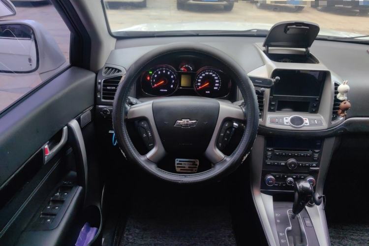 Used Chevrolet Captiva 2015 2.4L 4x4 Flagship Edition 7-Seater Steering Wheel