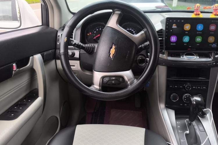 Used Chevrolet Captiva 2015 2.4L Two-Wheel Drive Urban Version 5 Seats Steering Wheel