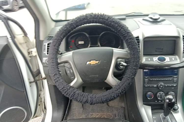 Used Chevrolet Captiva 2015 2.4L Two-Wheel Drive Urban Version 7 Seats Steering Wheel
