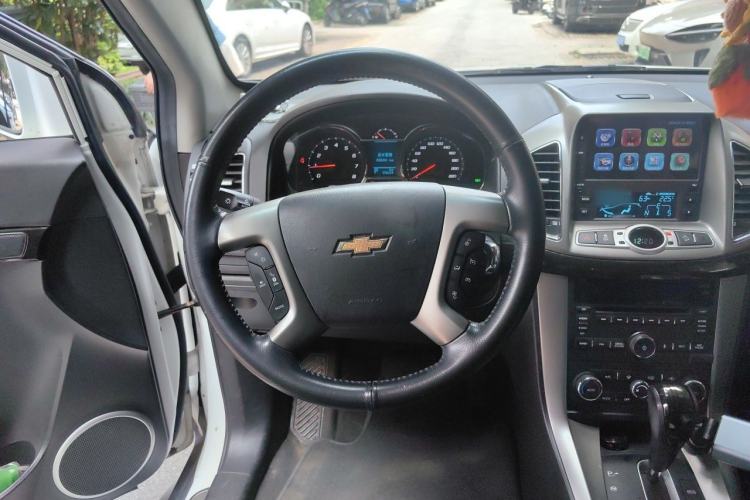 Used Chevrolet Captiva 2015 2.4L 4x4 Flagship Edition 7-Seater Steering Wheel