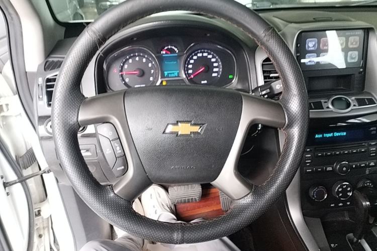 Used Chevrolet Captiva 2015 2.4L Two-Wheel Drive Urban Version 7 Seats Steering Wheel