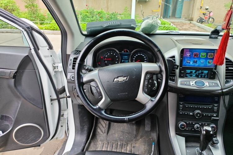 Used Chevrolet Captiva 2015 2.4L 4x4 Flagship Edition 7-Seater Steering Wheel