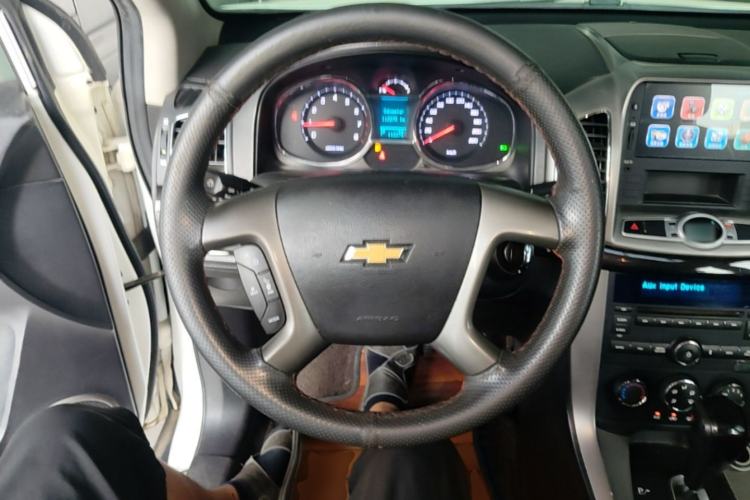Used Chevrolet Captiva 2015 2.4L Two-Wheel Drive Urban Version 7 Seats Steering Wheel