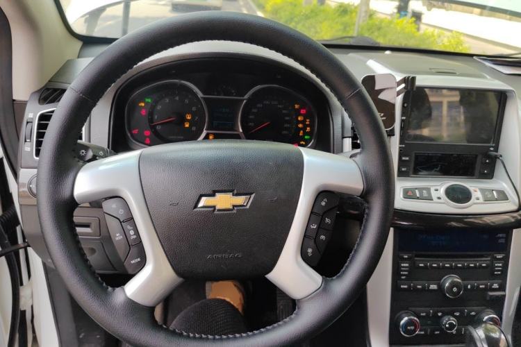 Used Chevrolet Captiva 2015 2.4L 4x4 Flagship Edition 7-Seater Steering Wheel