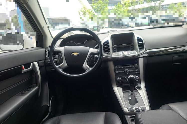 Used Chevrolet Captiva 2015 2.4L 4x4 Flagship Edition 7-Seater Steering Wheel