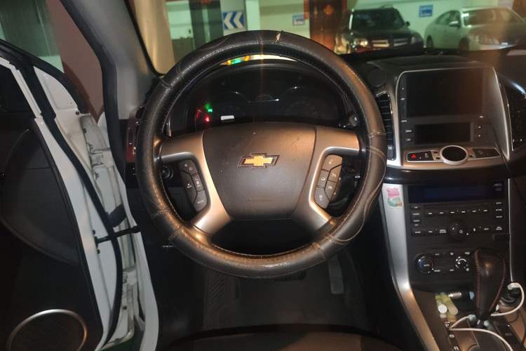 Used Chevrolet Captiva 2015 2.4L 4x4 Flagship Edition 7-Seater Steering Wheel