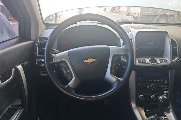 Used Chevrolet Captiva 2015 2.4L 4x4 Flagship Edition 7-Seater Steering Wheel