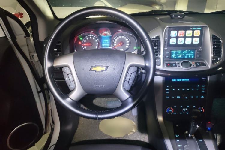 Used Chevrolet Captiva 2015 2.4L 4x4 Flagship Edition 7-Seater Steering Wheel