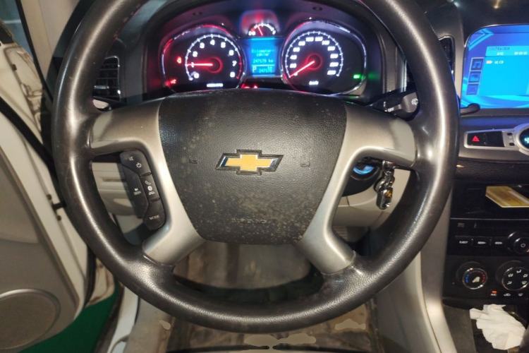 Used Chevrolet Captiva 2015 2.4L Two-Wheel Drive Urban Version 5 Seats Steering Wheel