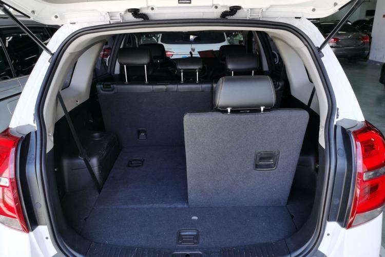 Used Chevrolet Captiva 2015 2.4L 4x4 Flagship Edition 7-Seater Trunk