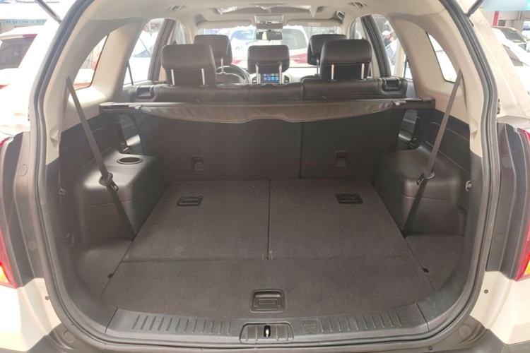 Used Chevrolet Captiva 2015 2.4L Two-Wheel Drive Urban Version 7 Seats Trunk