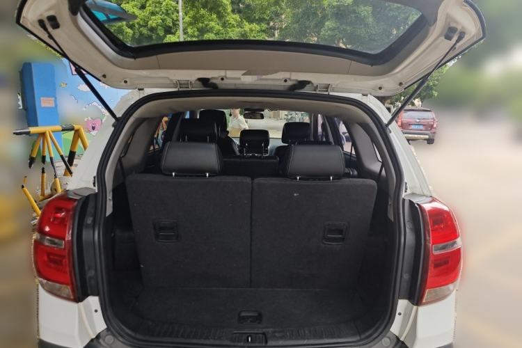 Used Chevrolet Captiva 2015 2.4L 4x4 Flagship Edition 7-Seater Trunk