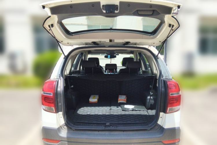 Used Chevrolet Captiva 2015 2.4L 4x4 Flagship Edition 7-Seater Trunk